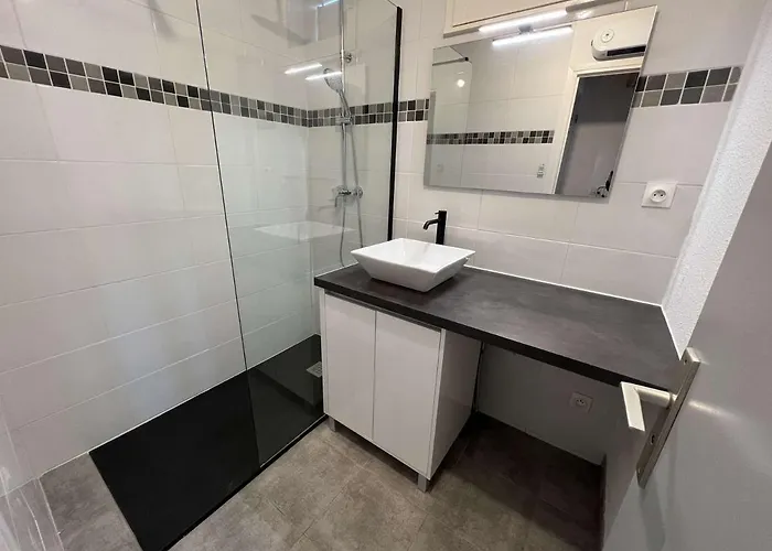 T2 Cabine, Rez-de-jardin, Parking, Lave-linge, Terrasse, Acces A 30m - Fr-1-702-16 Agde